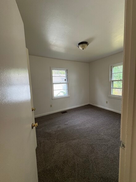 Bedroom - 4605 Kings Hwy