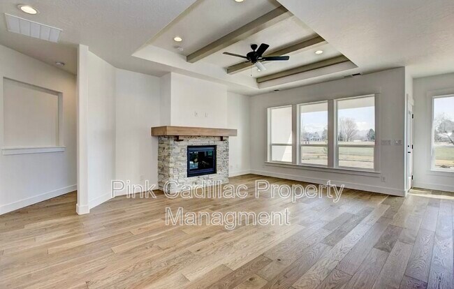 Building Photo - 490 S Steephead Ln