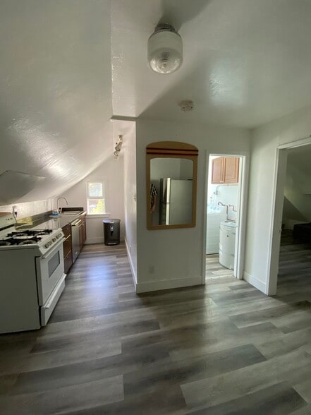 Building Photo - 2531 Ridge Rd