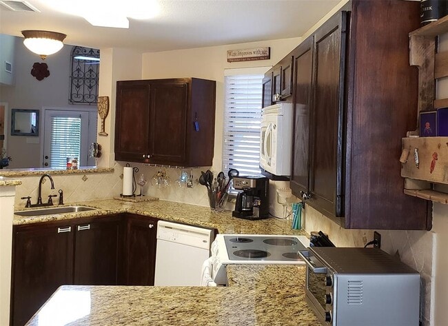 Building Photo - 58 Breezy Point Pl