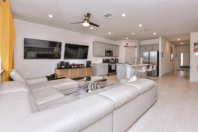 Building Photo - 13709 Bavarian Forest Dr