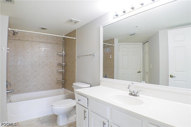 Building Photo - 4135 Residence Drive