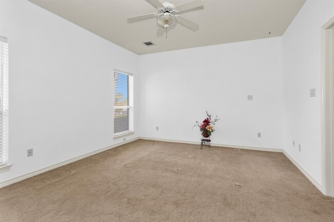 Building Photo - 106 Fairway View Ct