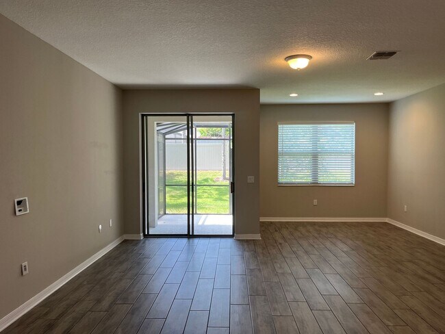 Building Photo - 11950 Sands Cv