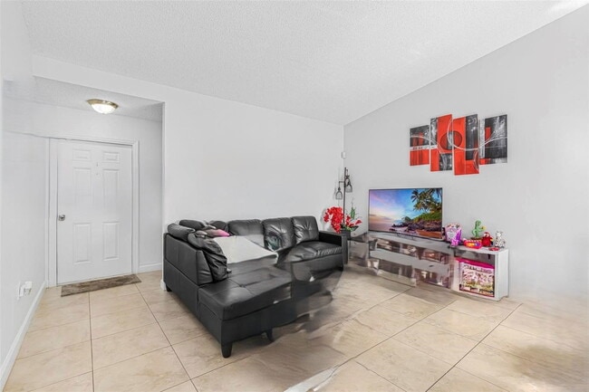 Building Photo - 8520 NW 193rd Ln