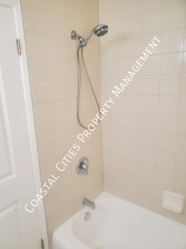 Building Photo - 4408 Ostrom Ave