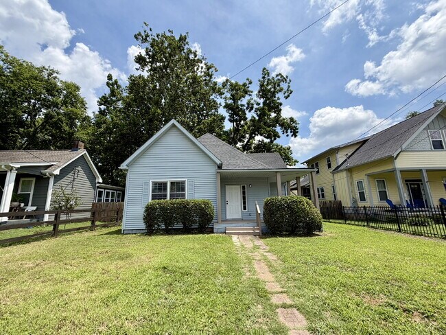 Building Photo - Newly Remodeled 2BR/2BA East Nashville Home with Covered Front Porch, Huge Deck and Spacious Back...
