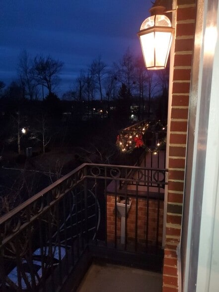 Building Photo - 720 Vestal St