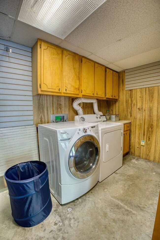 Building Photo - Monthly Waterfront Cabin with Slip