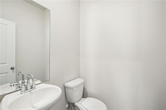 Building Photo - 26 Hemlock Ct