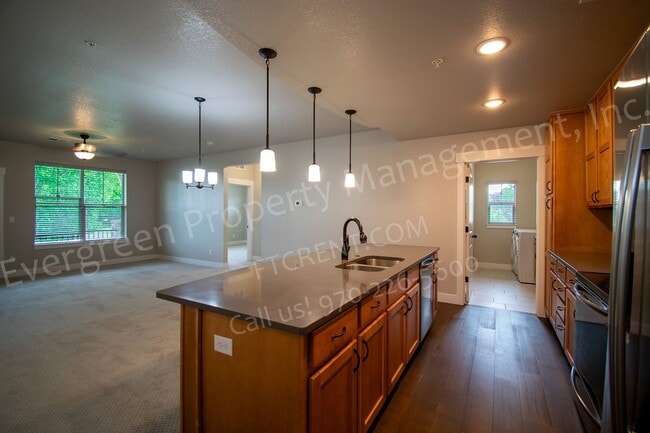 Building Photo - 4612 Hahns Peak Dr