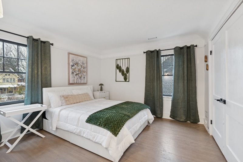 Building Photo - 1937 Foster Ave