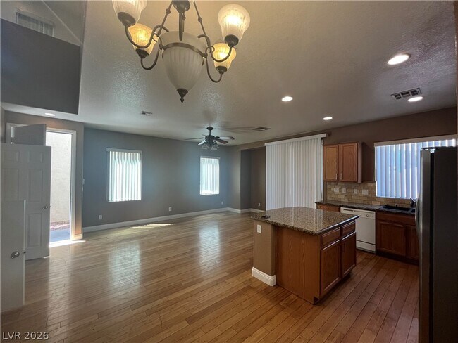 Building Photo - 6547 N Goldfield St
