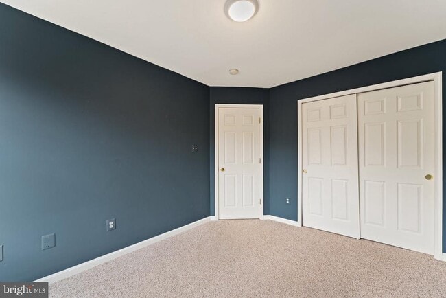 Building Photo - 1099 Longview Ln