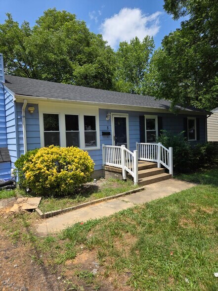 Front - 8 N Fern Ave