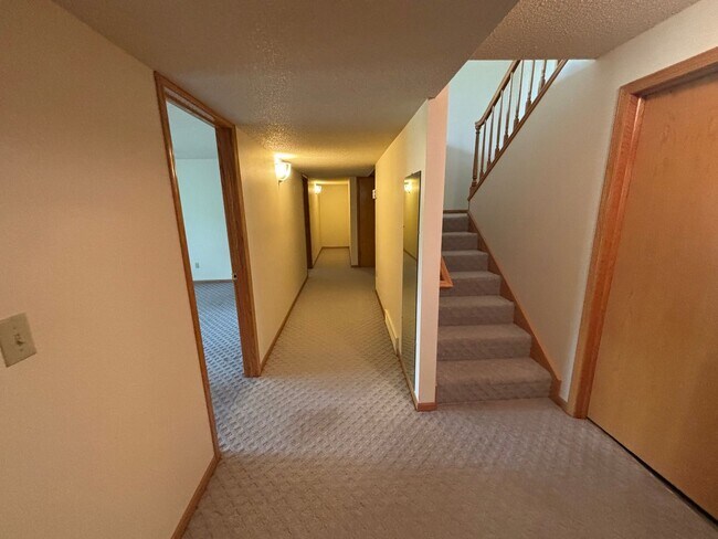 Building Photo - 154-154 Cayman St