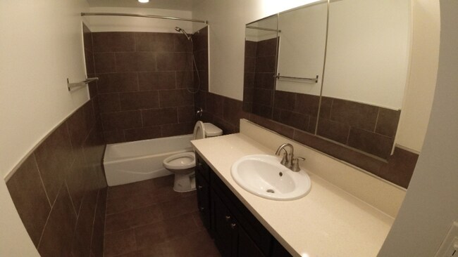 Building Photo - 1211 Horn Ave