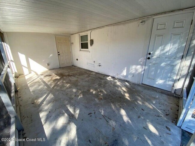 Building Photo - 2801 Lorna Dr