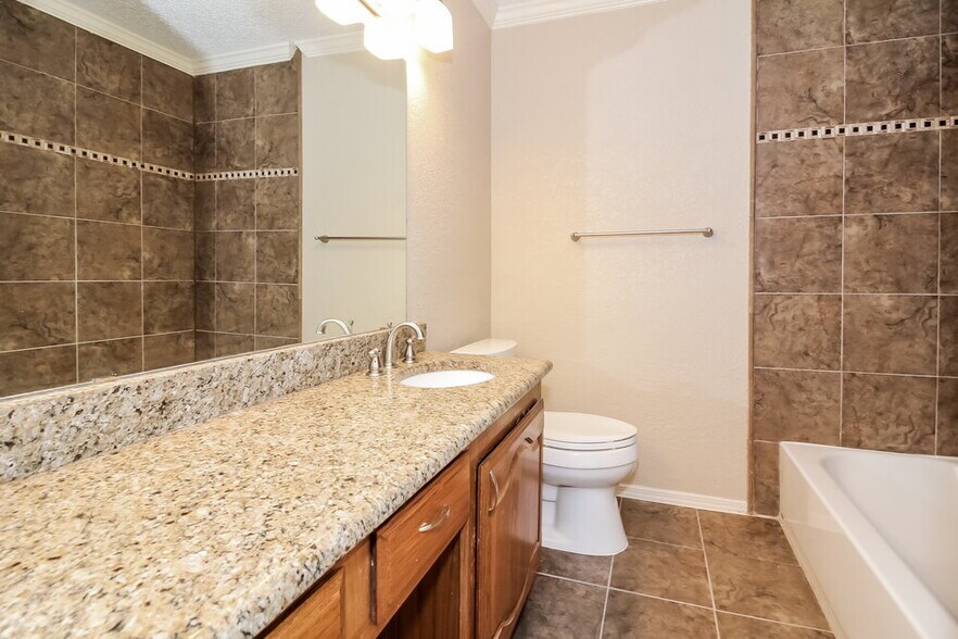 Building Photo - 1037 Eagle Ct