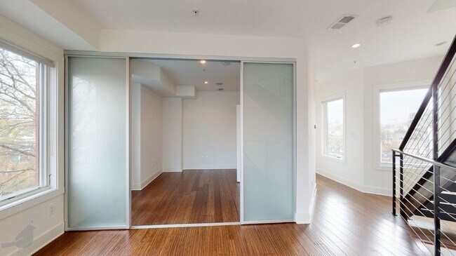 Building Photo - 1103 9th St NE