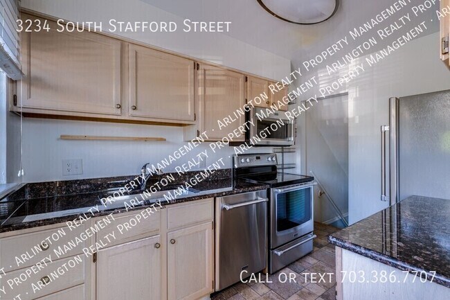 Building Photo - 3234 S Stafford St
