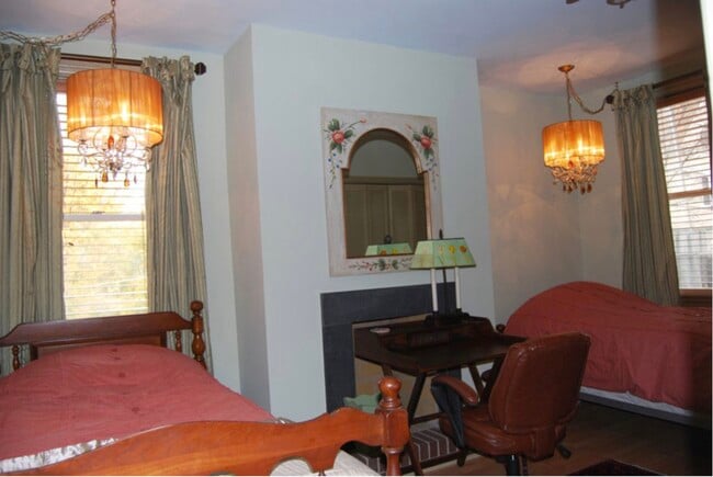 Bedroom - 917 S Aiken Ave