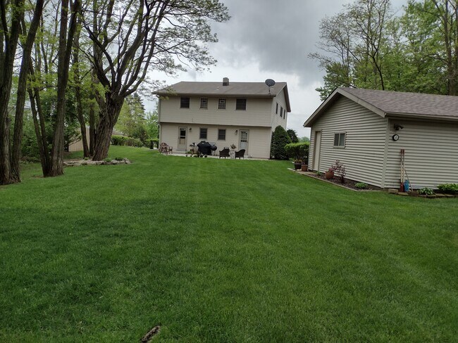 Building Photo - 1000 E Veterans Way