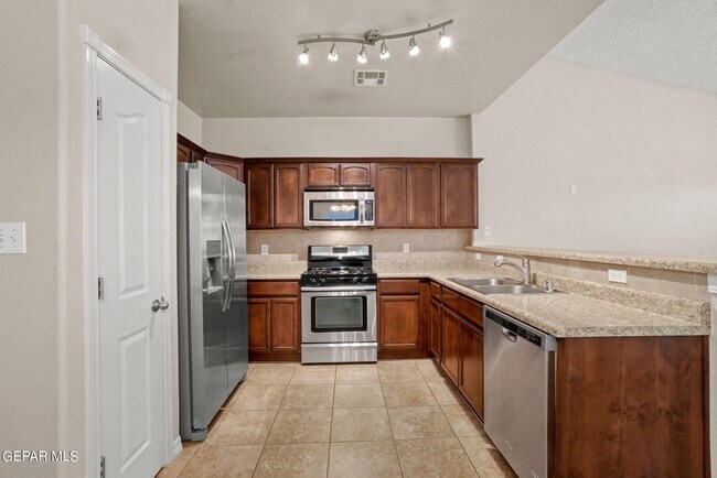 Building Photo - 3148 Sunny Prairie Dr