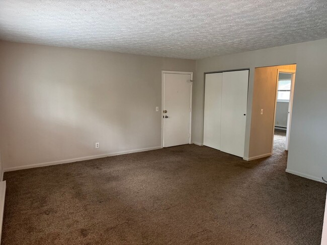 Building Photo - Bright & Fresh 2 Bedroom Apartment – Ready...