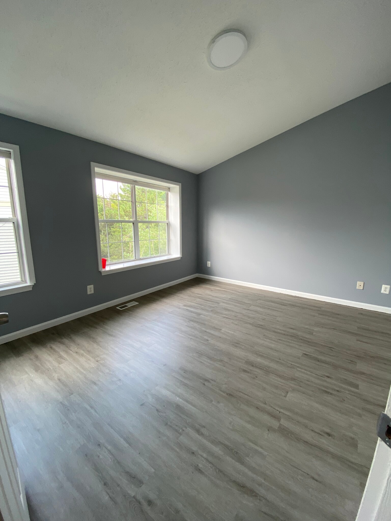 Building Photo - 8210 Catbird Cir