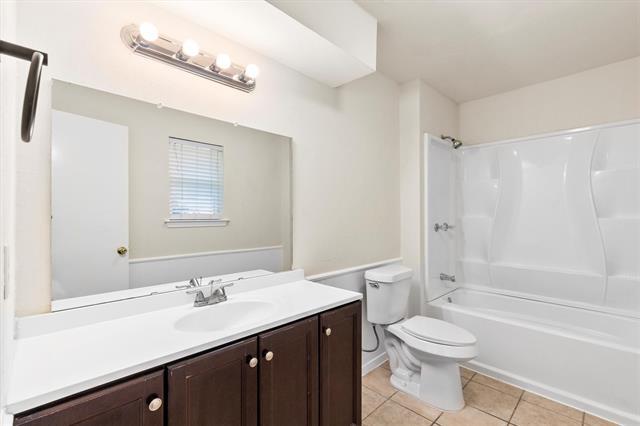 Building Photo - 314 N Wood Dr