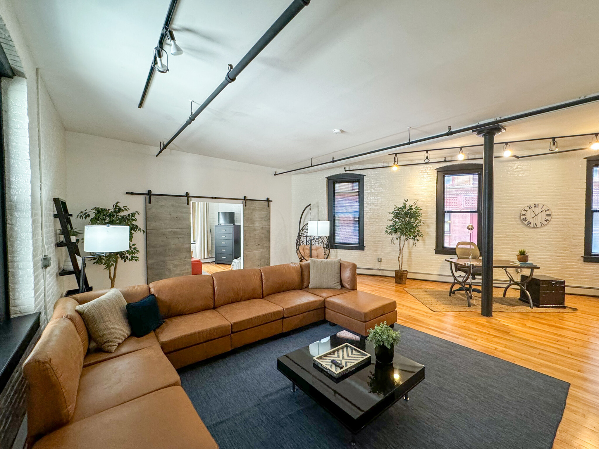 Apt 2A - 13 Stanhope St