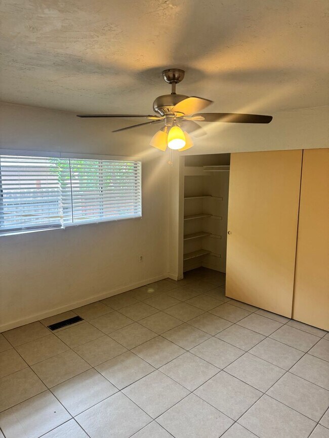 Building Photo - Single Family Home