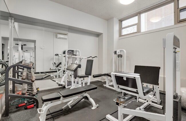 Building Photo - 1550 N Lake Shore Dr