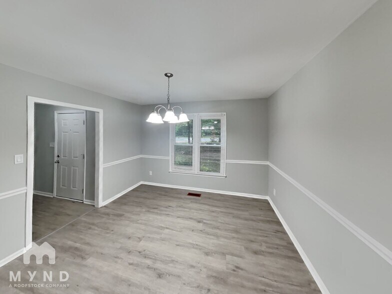 Building Photo - 4620 Hickory Grove Rd