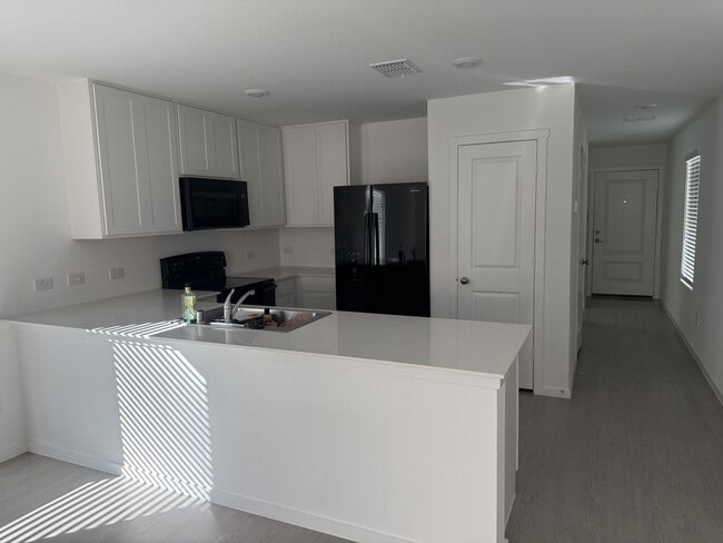 Building Photo - 807 Sandhill Crane Ln