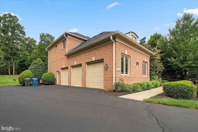 Building Photo - 20589 Myers Pl