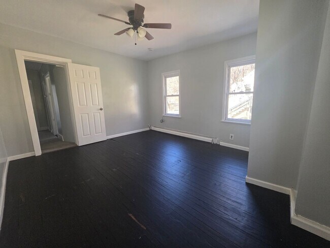 Building Photo - 30-32 Willow Street