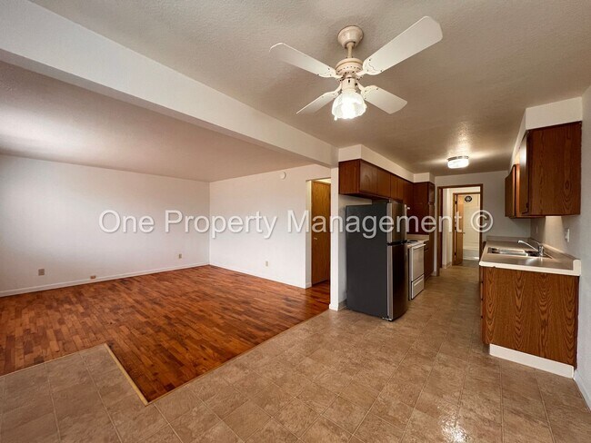Building Photo - 119 SE 98th Ave