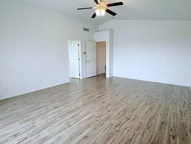 Building Photo - Spacious 4BR/3BA Two-Story Home Near Sabino Canyon