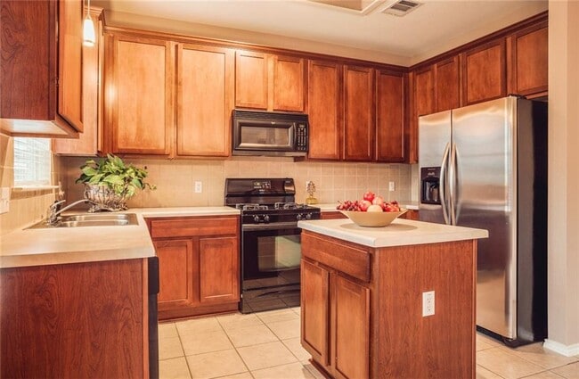 Building Photo - 11012 Los Comancheros Rd