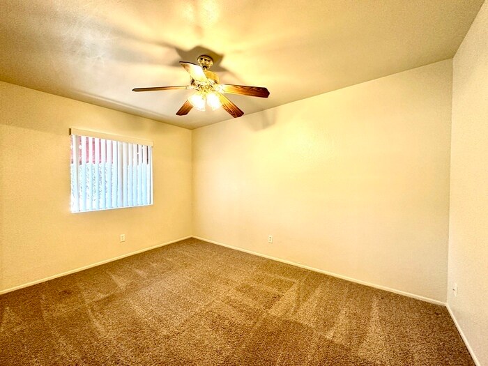 Building Photo - 3231 E Presidio Rd