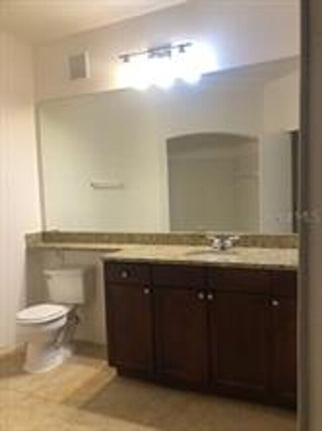 Building Photo - 1 Bedroom / 1 Bath Condo in Lake Mary Available Now!