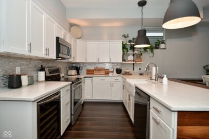 Building Photo - "Charming 3-Bed Oasis on Olive Street: Expansive 2,491 Sq Ft with Luxurious Granite Touches!"
