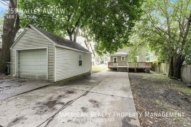 Building Photo - 259 Valley Ave NW