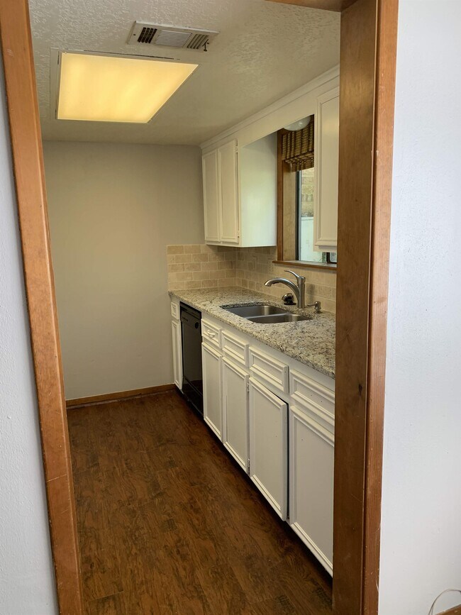 Building Photo - 603 Cache Cove Ct