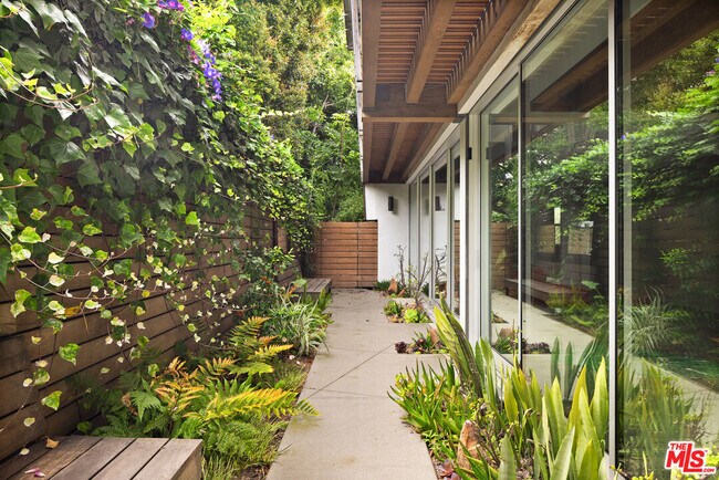 Building Photo - 710 Milwood Ave