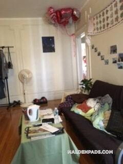 Building Photo - 92 Maple St