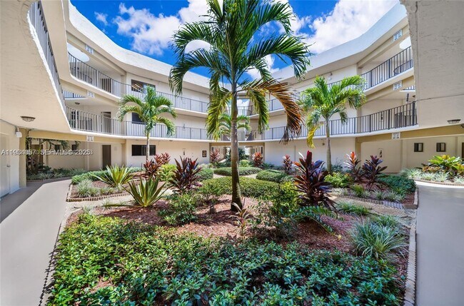 Building Photo - 8005 SW 107th Ave