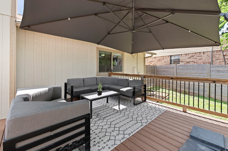 Building Photo - 2110 Spring Breeze Dr